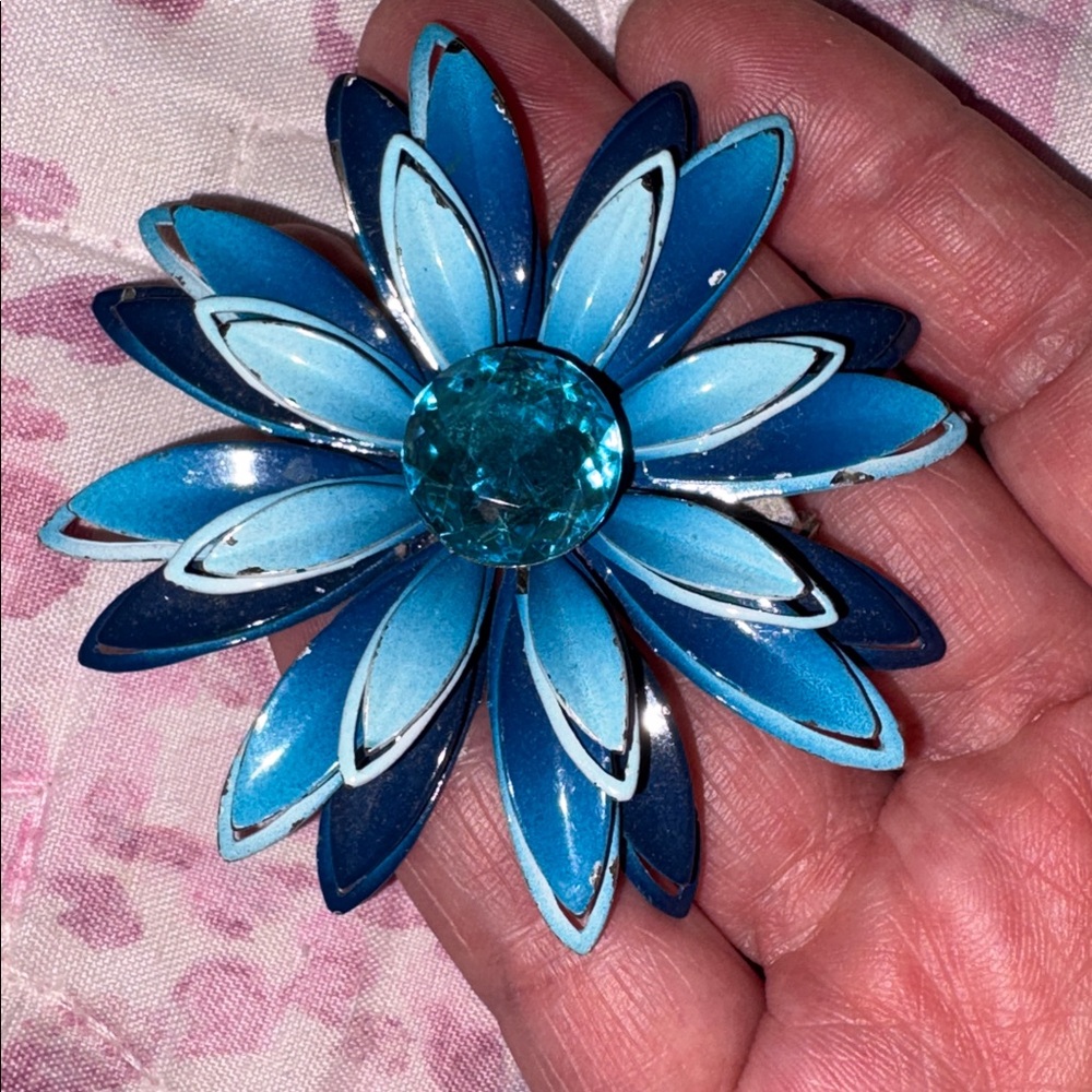 Assorted Floral Vintage-Inspired Enamel Brooches - Multicolor - Picture 10 of 14